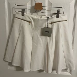 NWT Asos White Pleated Mini Skirt with Zip in Size 8